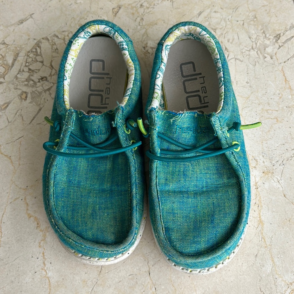 Hey dude, slip on shoes boys size 11